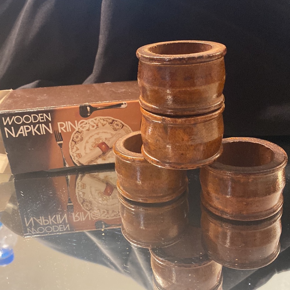 Vintage! New in Box! Wooden Napkin Rings! 1983(63?)